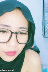 Ngajarin Ukhti Polos Pakai Dildo